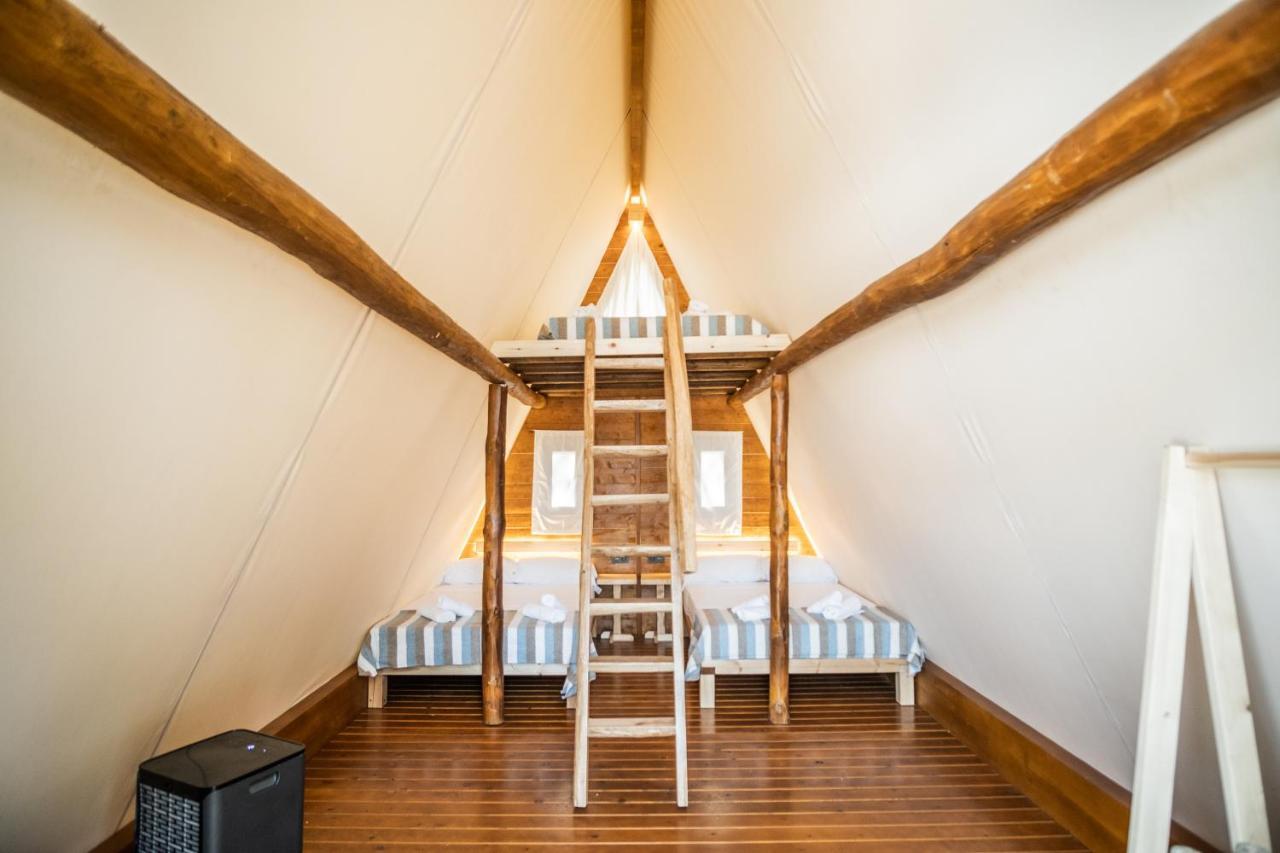 Hotel Taiga Conil Conil De La Frontera Zewnętrze zdjęcie